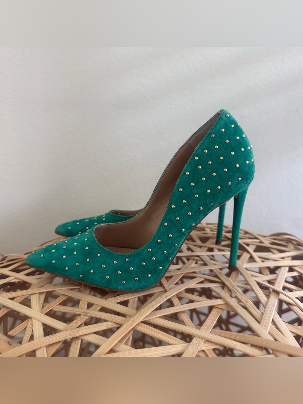 Steve Madden Valerie Green Suede leather upper Studded Heels Pumps Pointed Toe